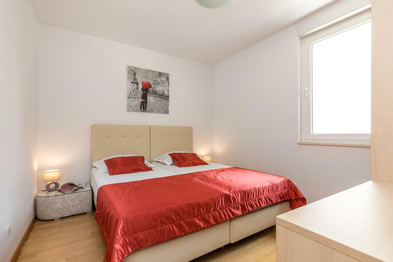 Apartment Marcela With Private Parking Split Exteriér fotografie